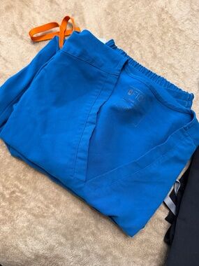 Figs Alps blue scrubs set
